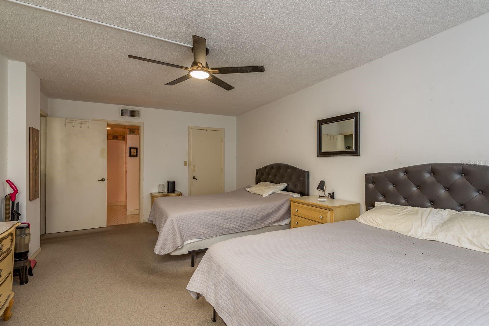 SEVILLE CONDO 11 - Residential