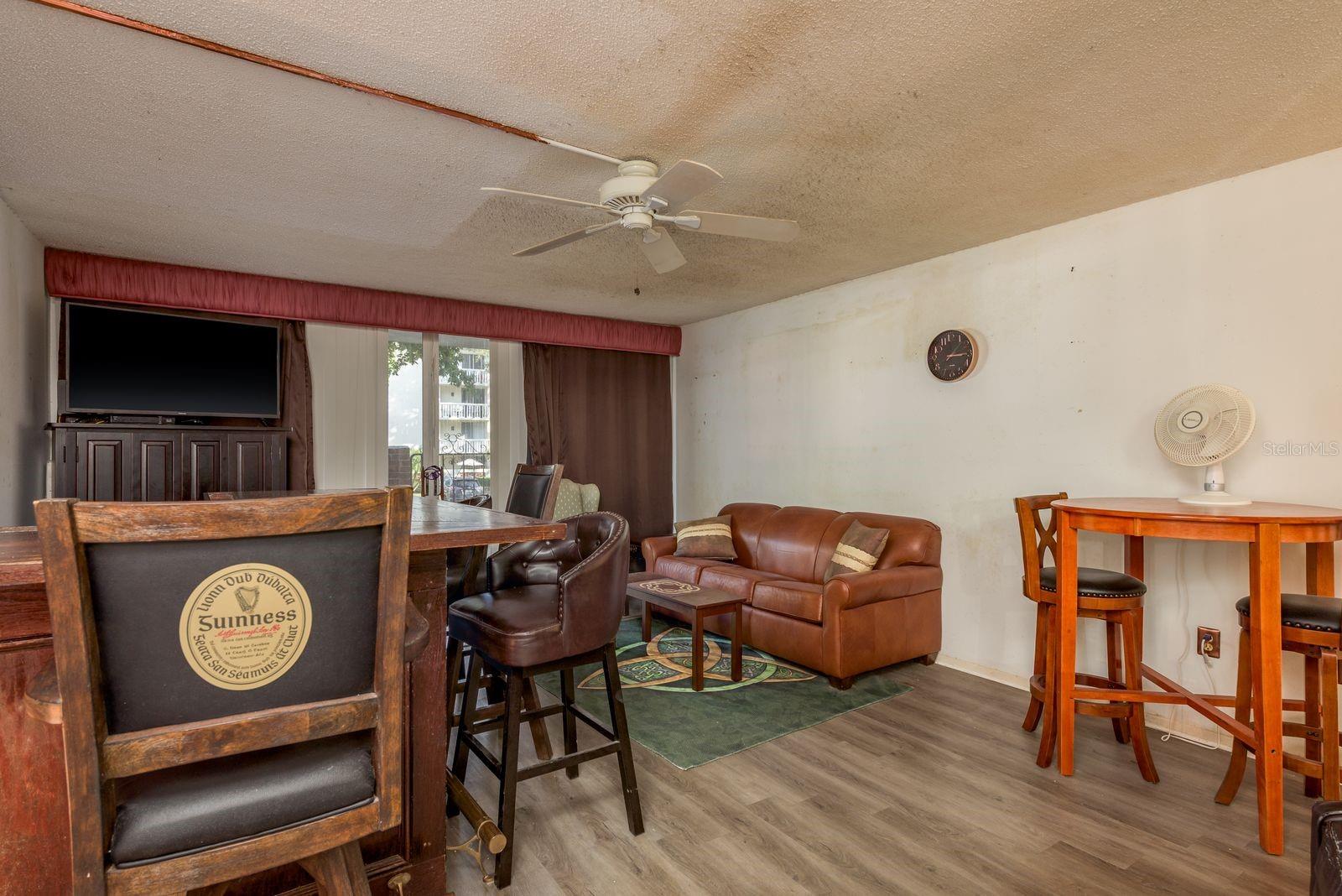 SEVILLE CONDO 11 - Residential