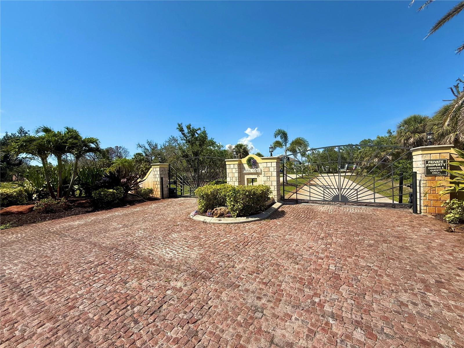 10131 CREEKSIDE DRIVE
