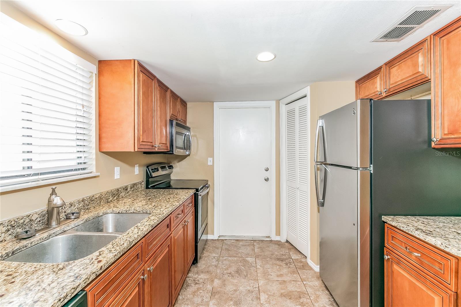 ROCKET CITY - Residential Lease