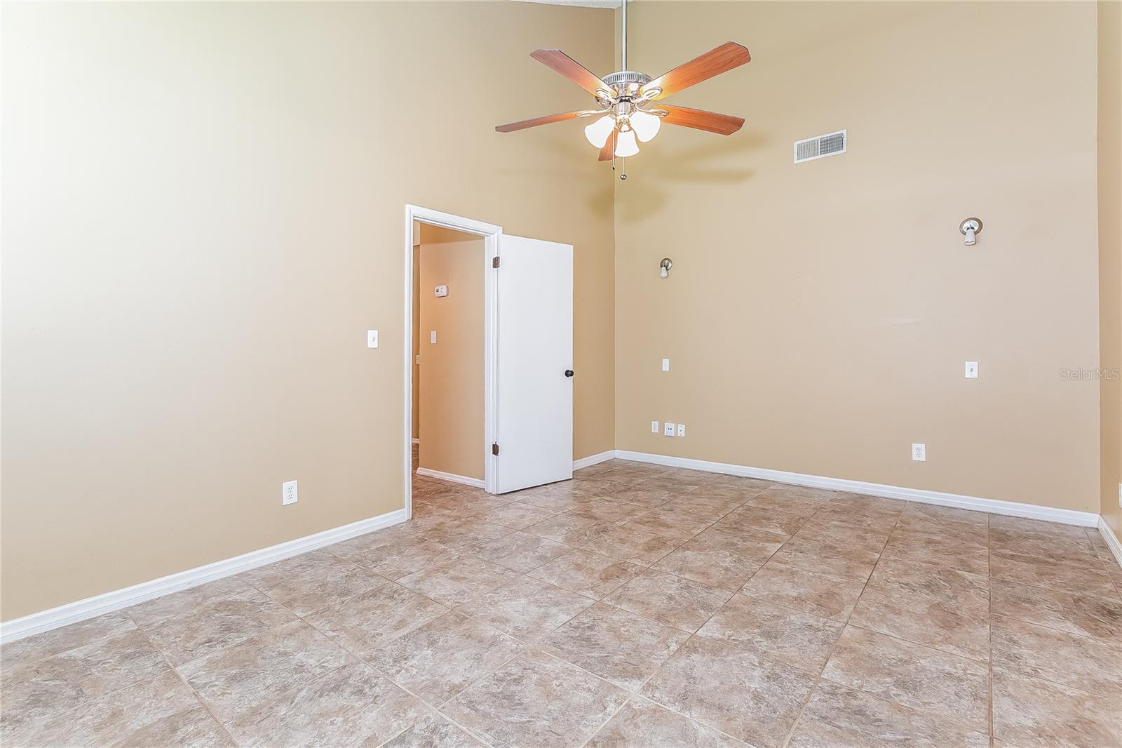 ROCKET CITY - Residential Lease