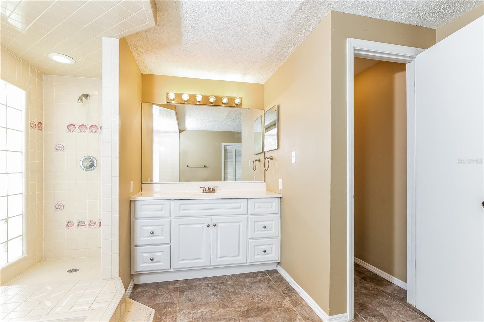 ROCKET CITY - Residential Lease