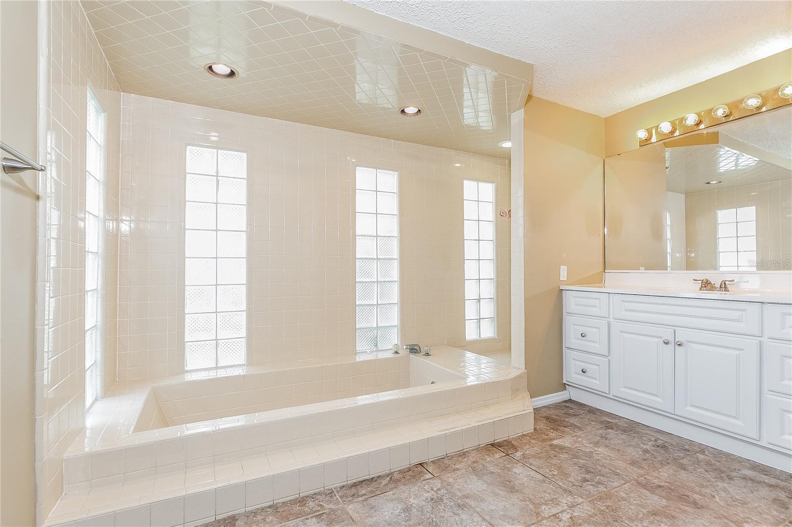 ROCKET CITY - Residential Lease