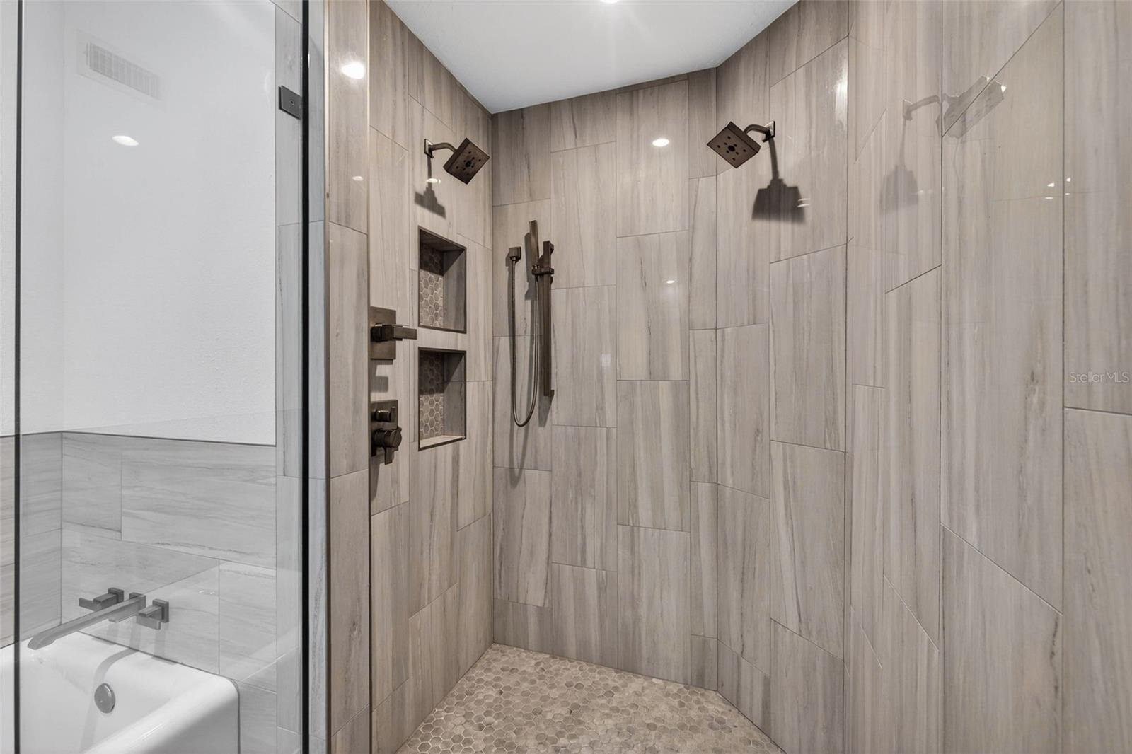 NORTH SHORE LANDINGS - Residential Lease