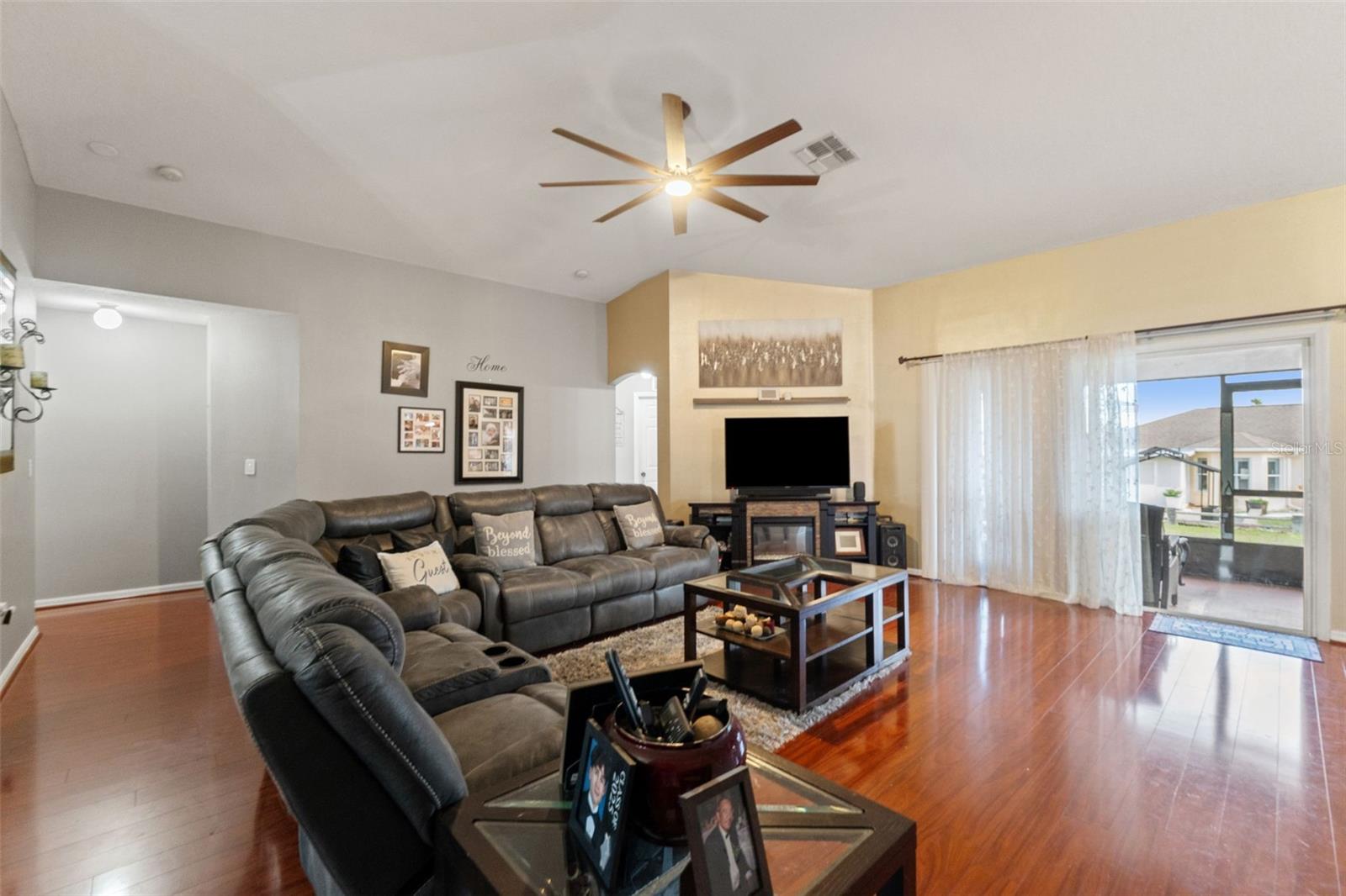 SPRING HILL - Residential