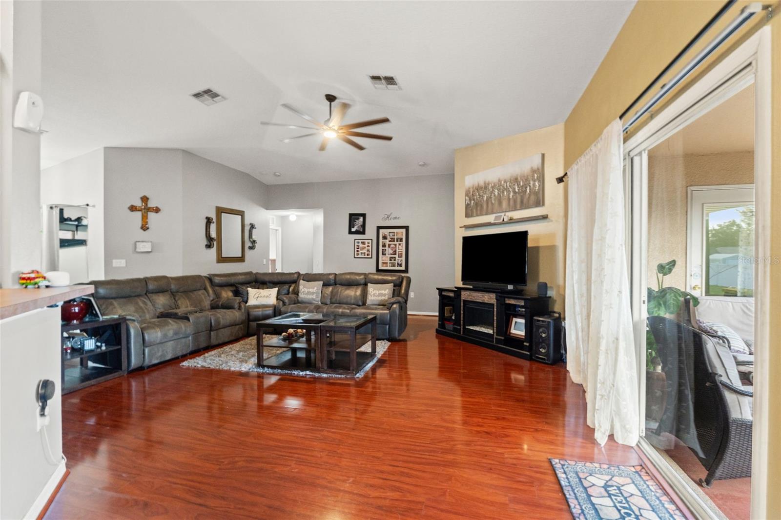 SPRING HILL - Residential