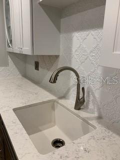 PARK LAKE GROVE CONDO PH B - Residential