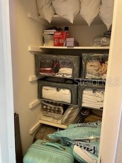 PARK LAKE GROVE CONDO PH B - Residential