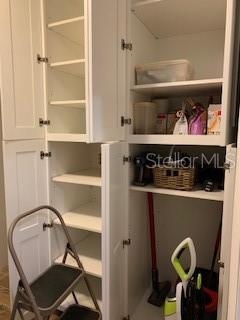 PARK LAKE GROVE CONDO PH B - Residential