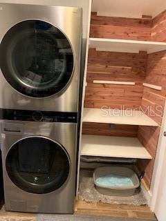 PARK LAKE GROVE CONDO PH B - Residential