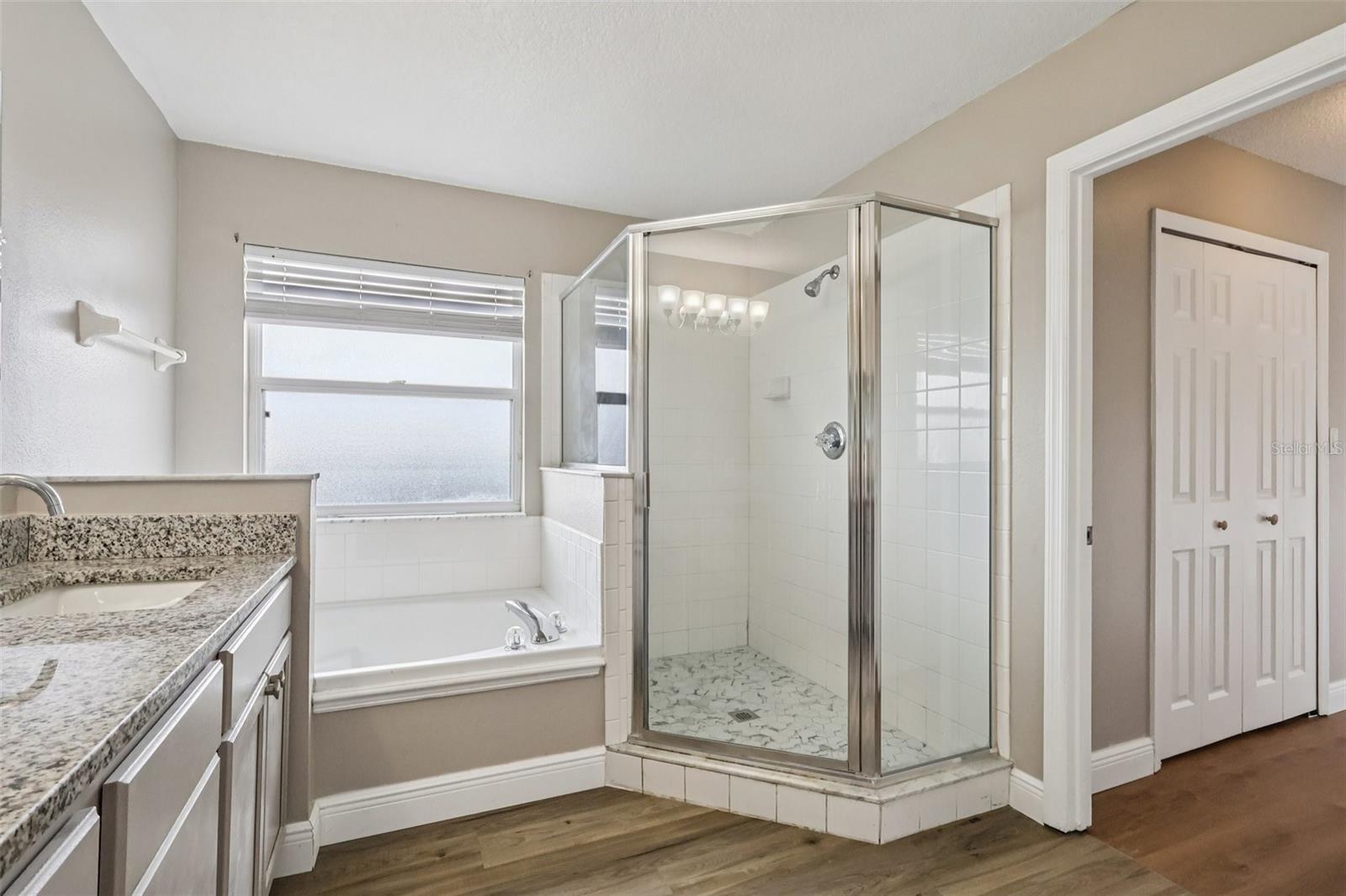 COUNTRY RUNB 45/92 - Residential