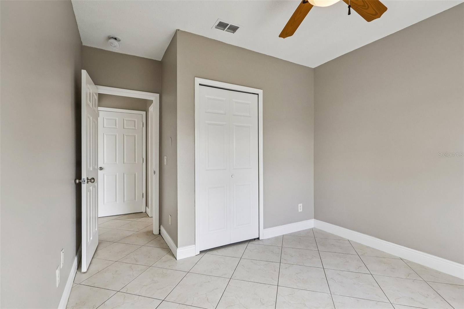 COUNTRY RUNB 45/92 - Residential