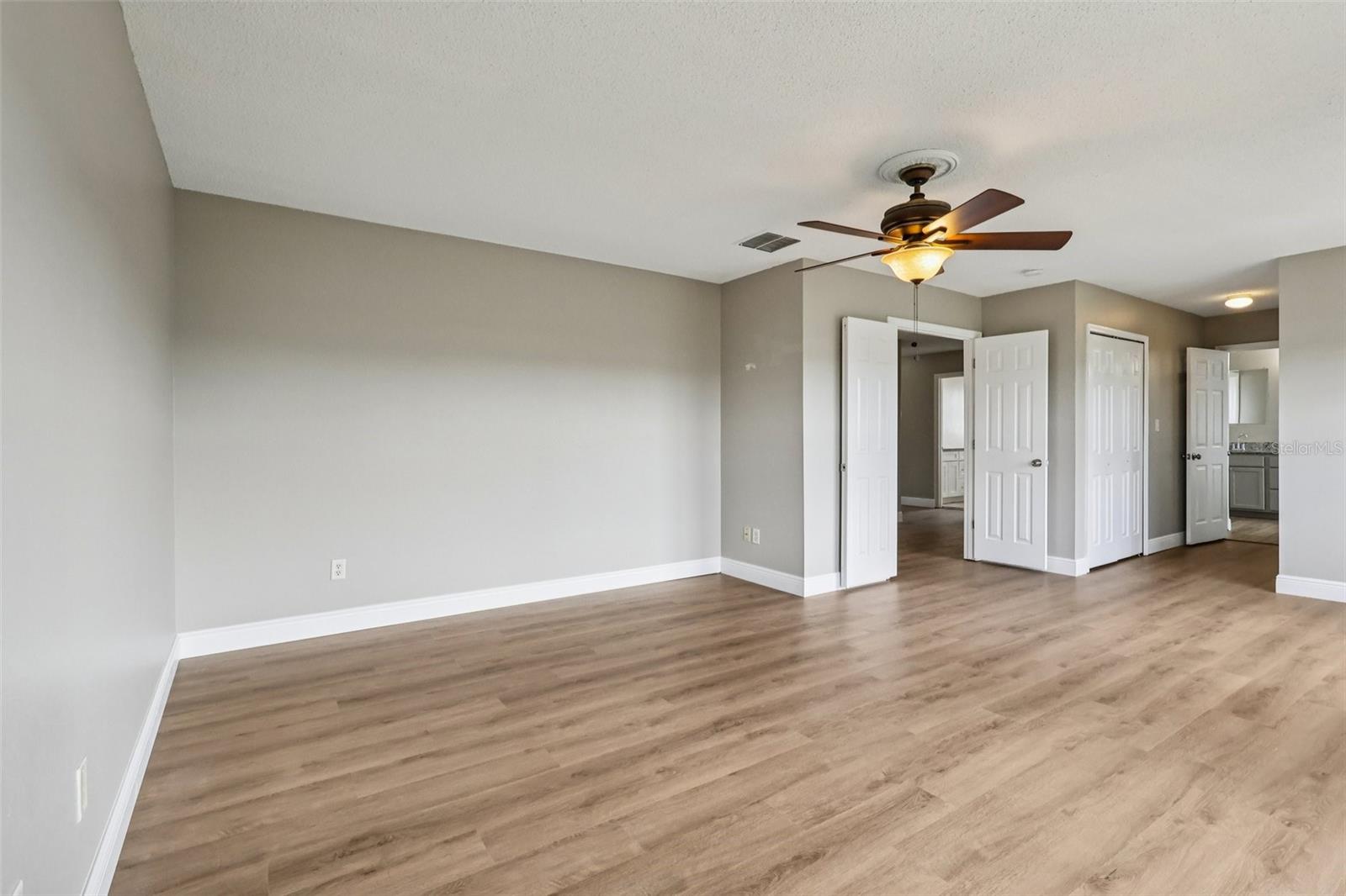 COUNTRY RUNB 45/92 - Residential