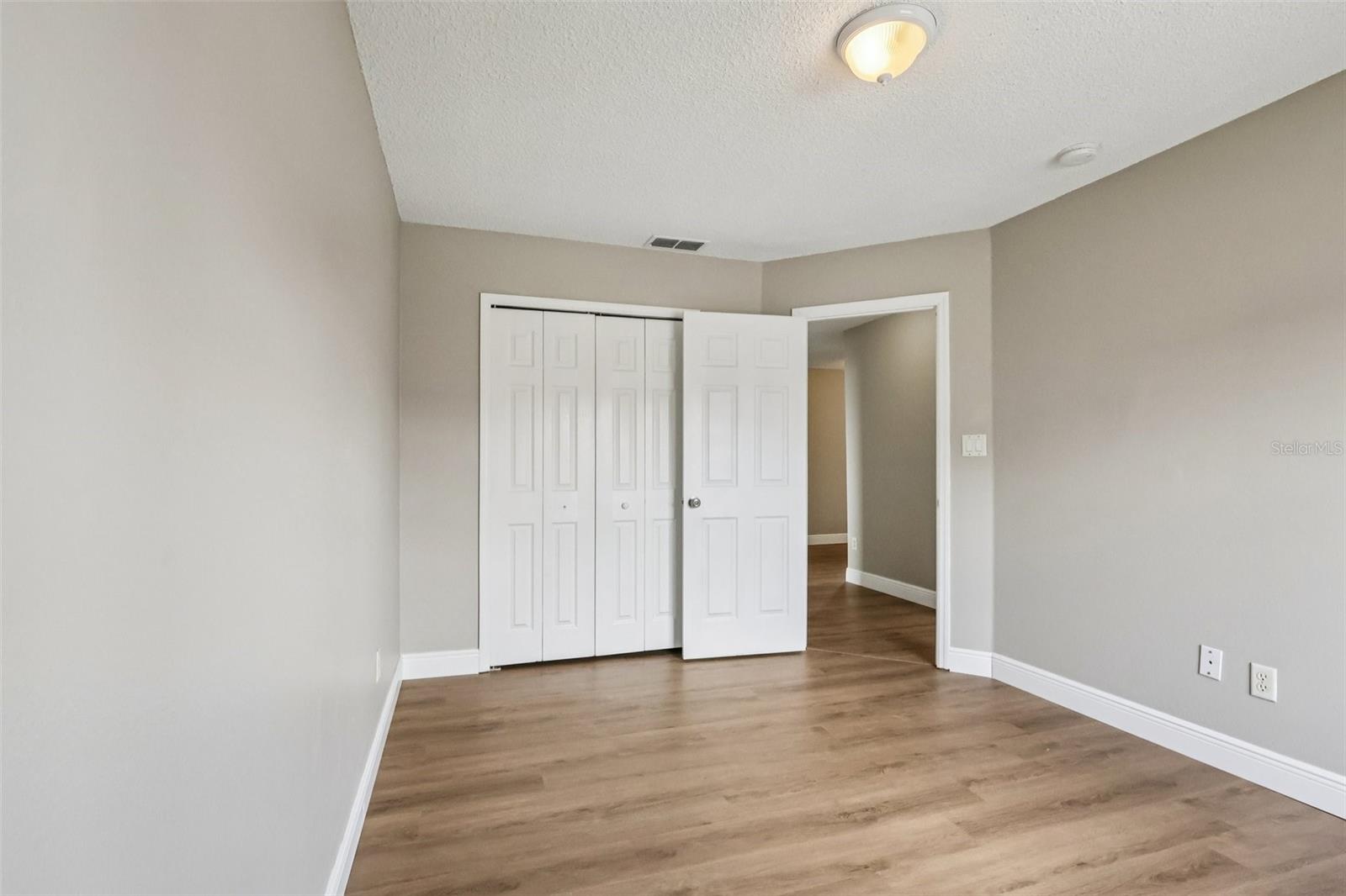 COUNTRY RUNB 45/92 - Residential