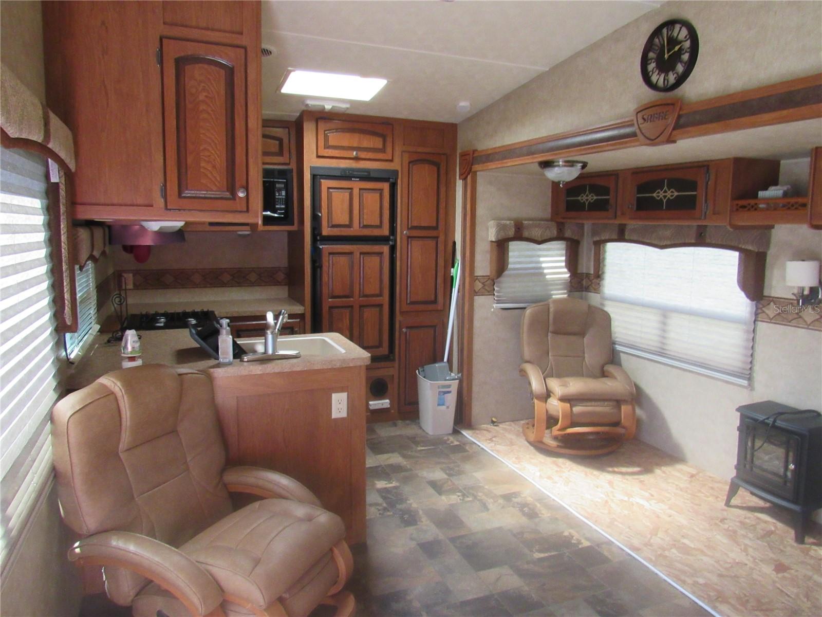 MIL DAM - Residential