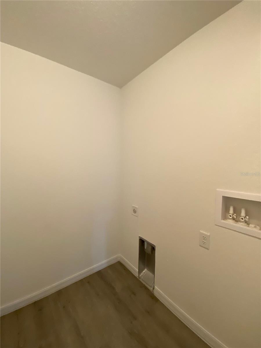 MARION OAKS UN 04 - Residential Lease