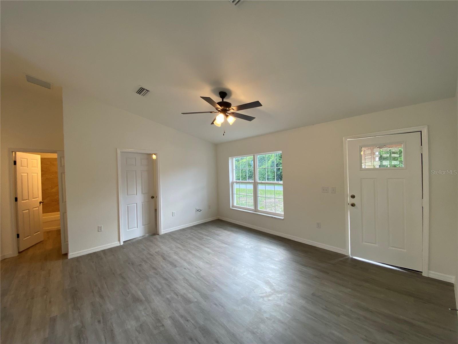 MARION OAKS UN 04 - Residential Lease