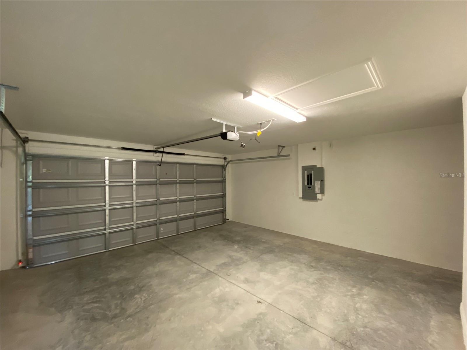 MARION OAKS UN 04 - Residential Lease