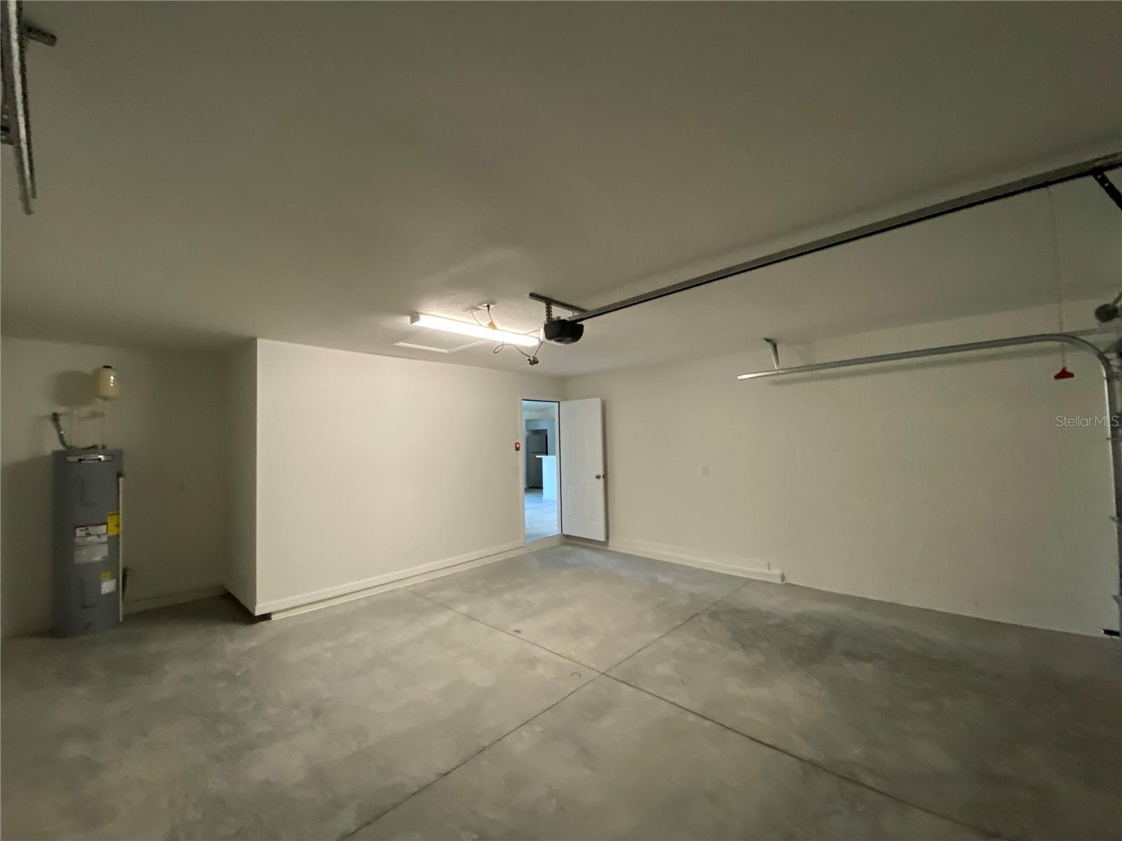 MARION OAKS UN 04 - Residential Lease