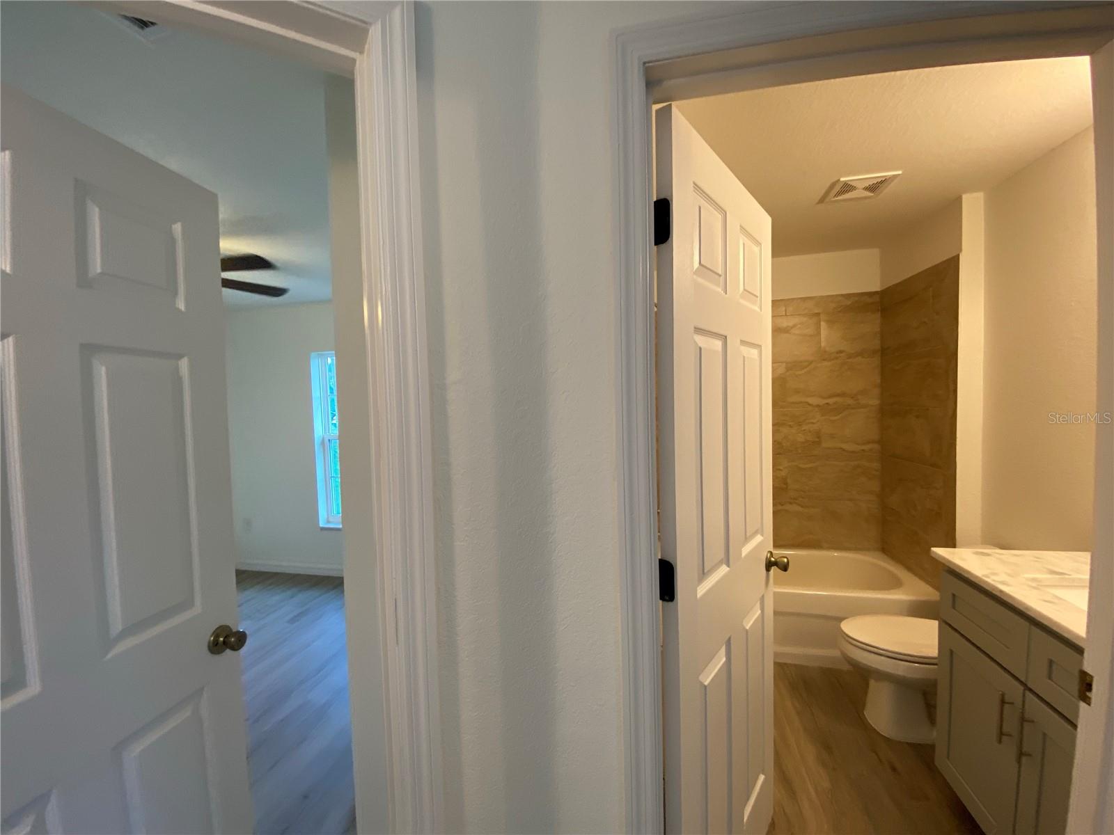 MARION OAKS UN 04 - Residential Lease