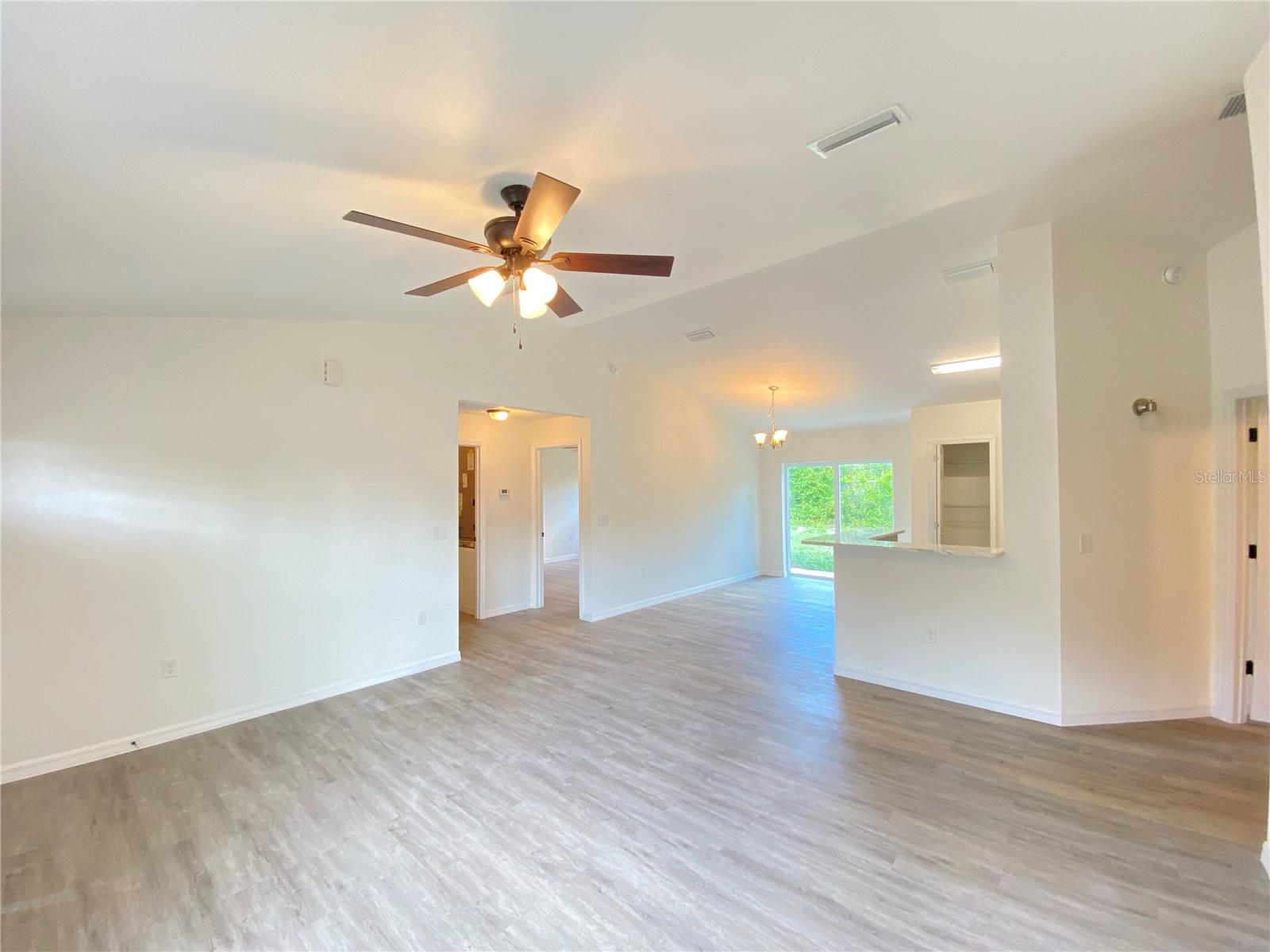 MARION OAKS UN 04 - Residential Lease