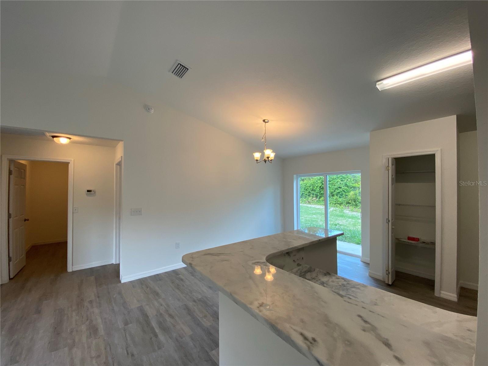 MARION OAKS UN 04 - Residential Lease