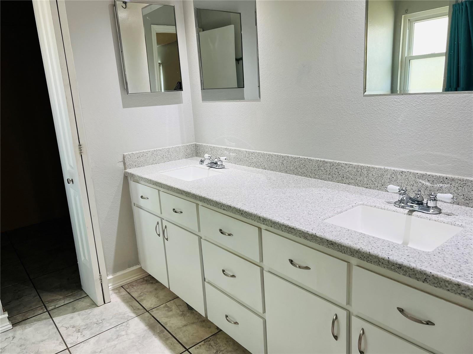 CROWN POINTE PH 01 - Residential