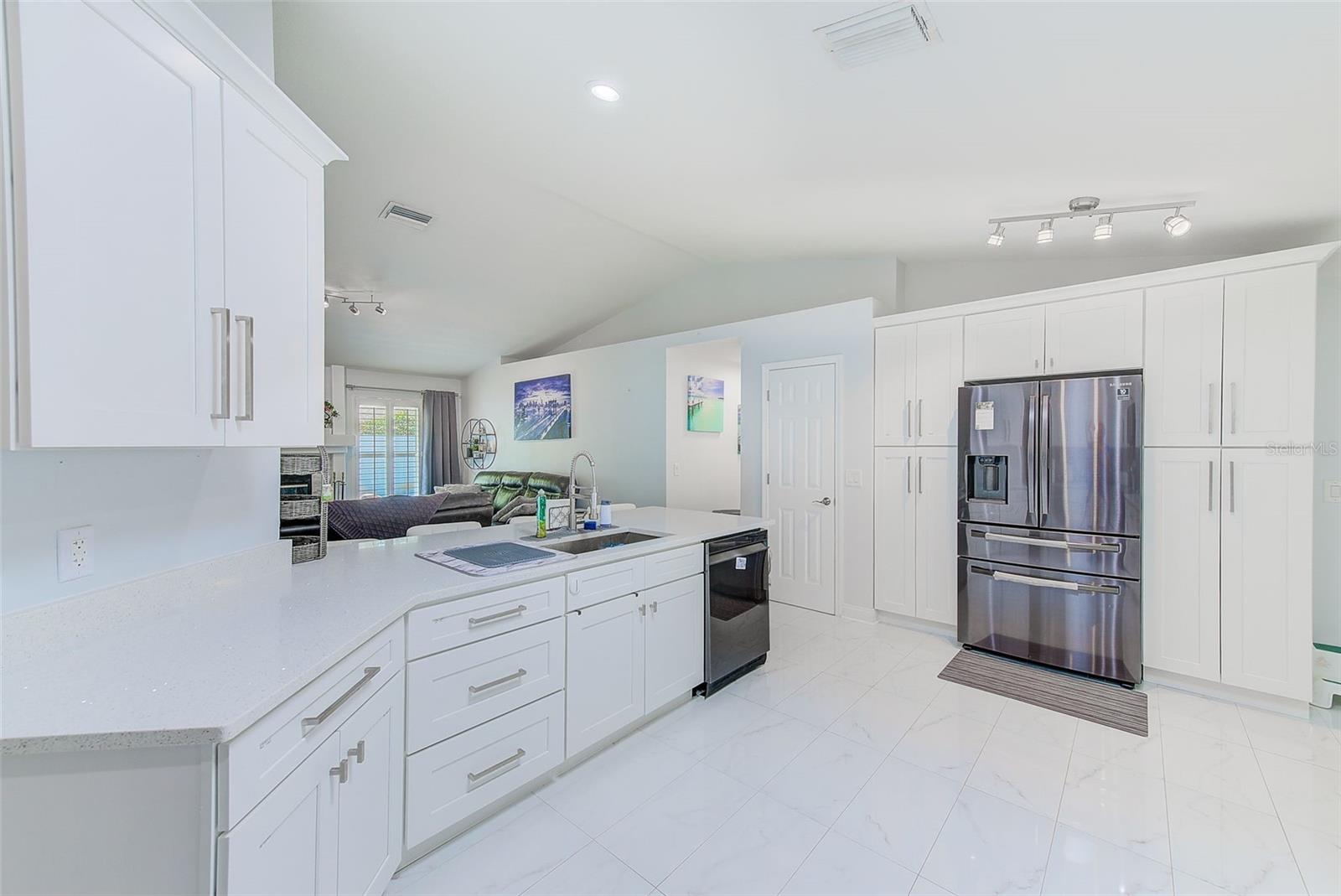 KEYSTONE TERRACE - Residential