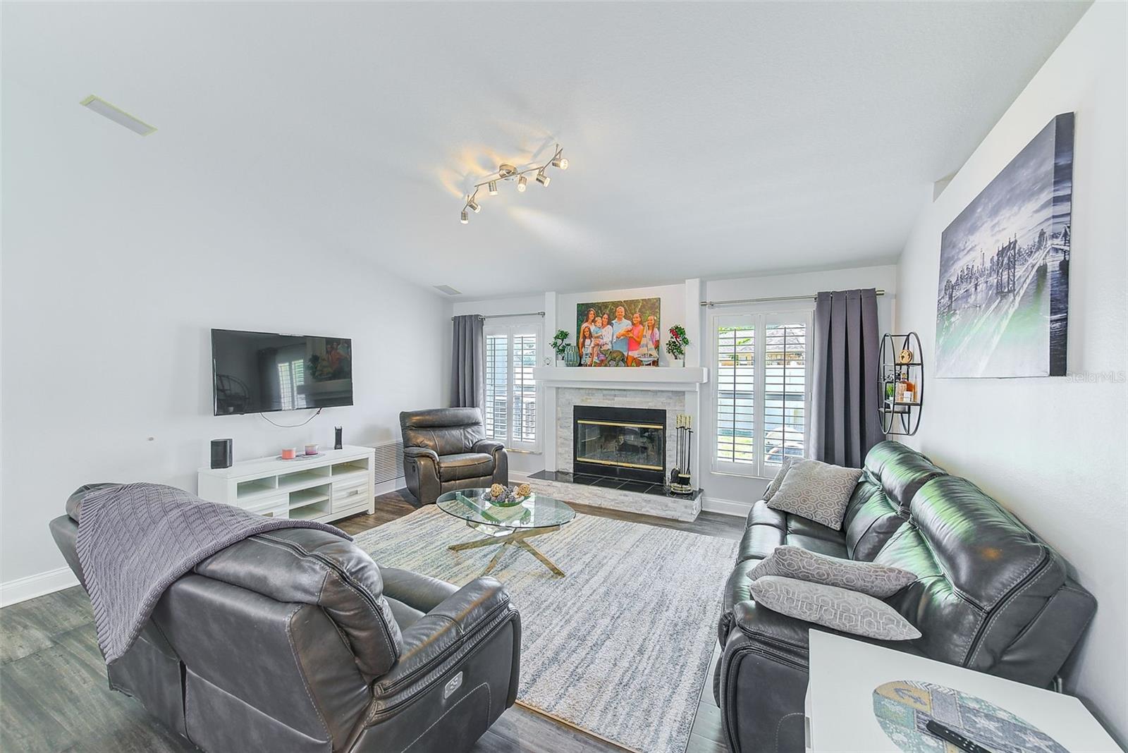 KEYSTONE TERRACE - Residential