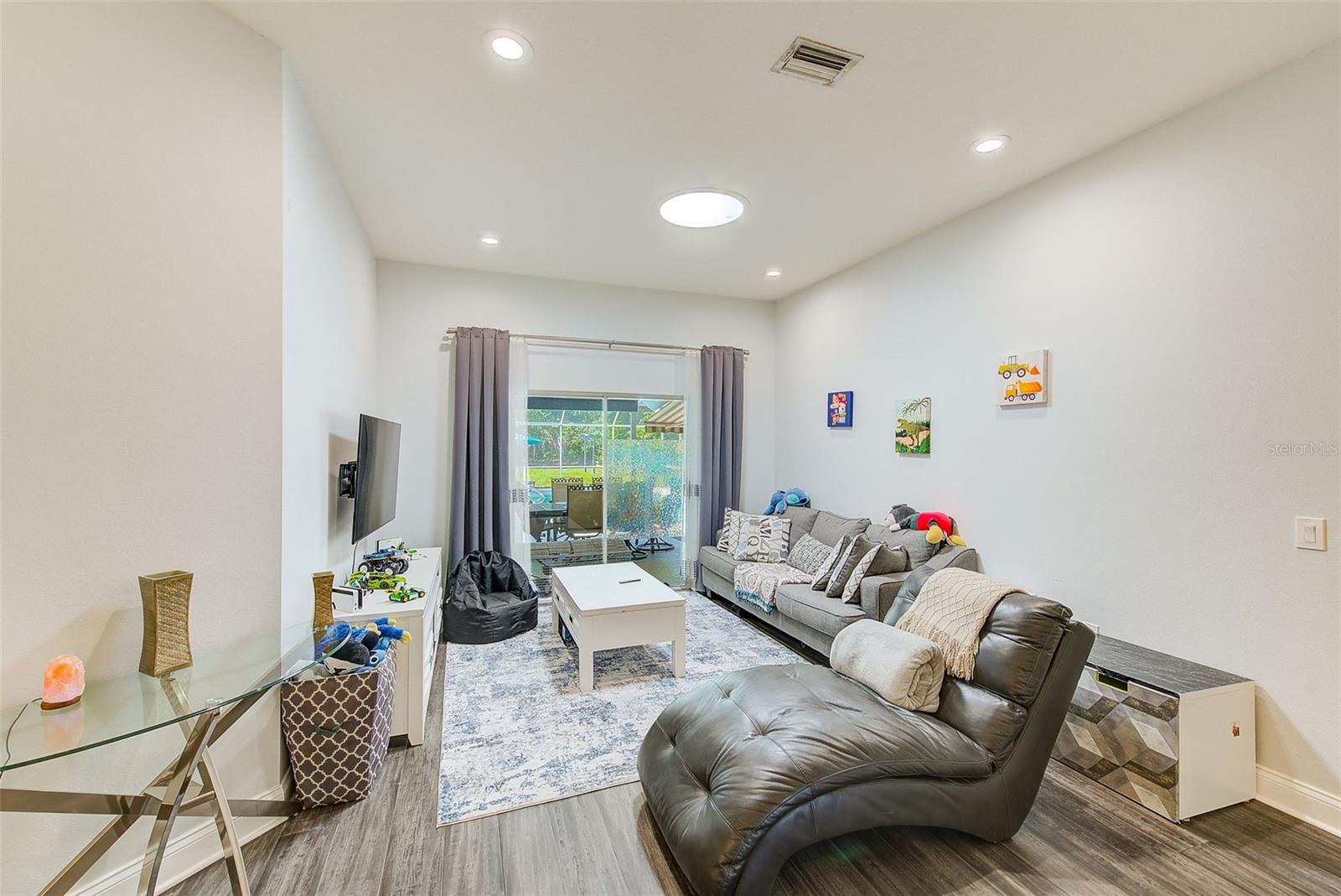 KEYSTONE TERRACE - Residential