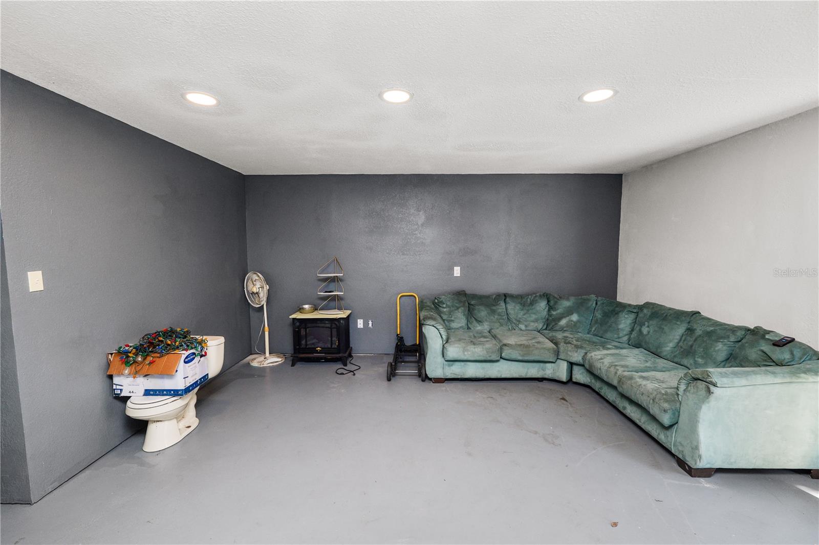 L N PIPKINS ADD - Residential