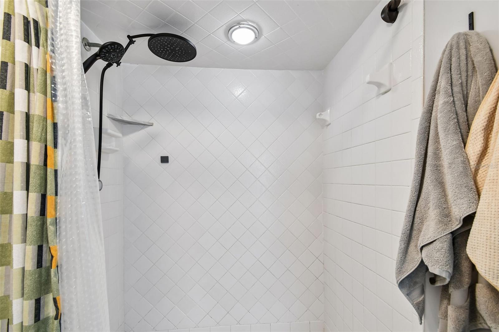 SABAL POINT AMD - Residential