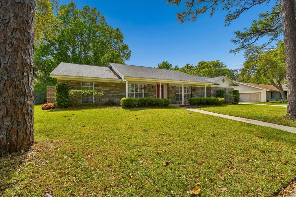 Photo of 354 W Hornbeam Drive, Longwood, FL 32779 (MLS # O6399672)