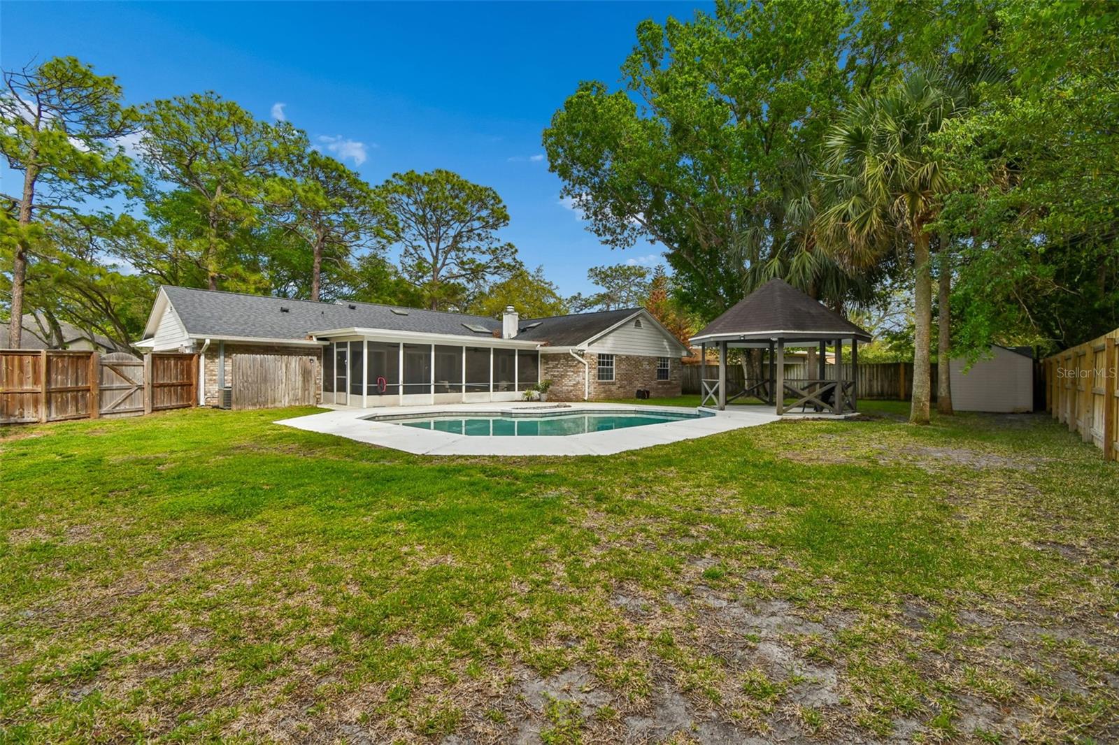 SABAL POINT AMD - Residential