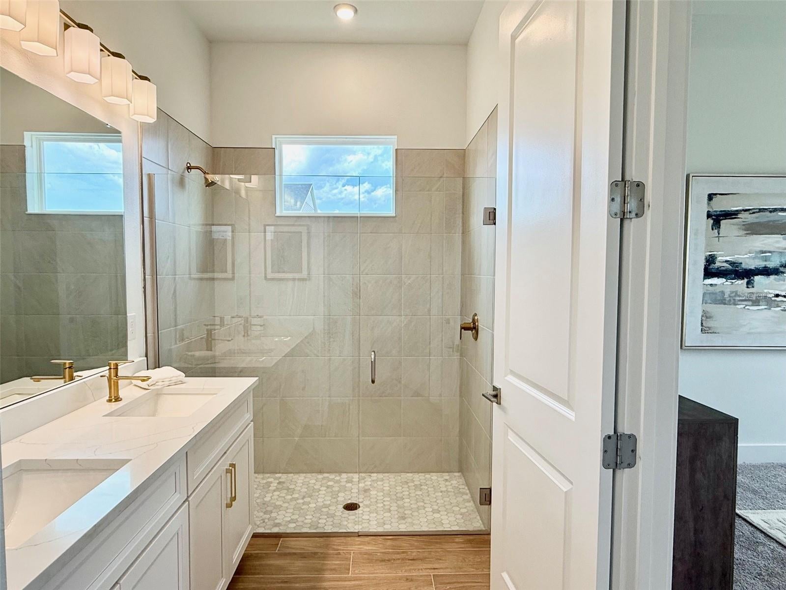 GRAY HAWK UN II - Residential Lease