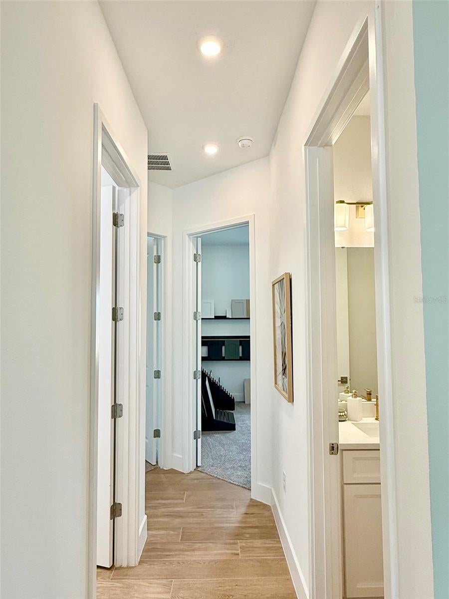 GRAY HAWK UN II - Residential Lease