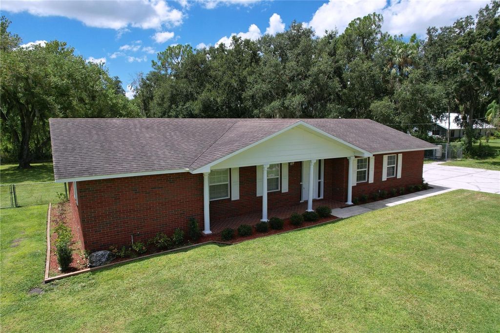 Photo of 1405 Knights Griffin Road, Plant City, FL 33565 (MLS # TB8414421)