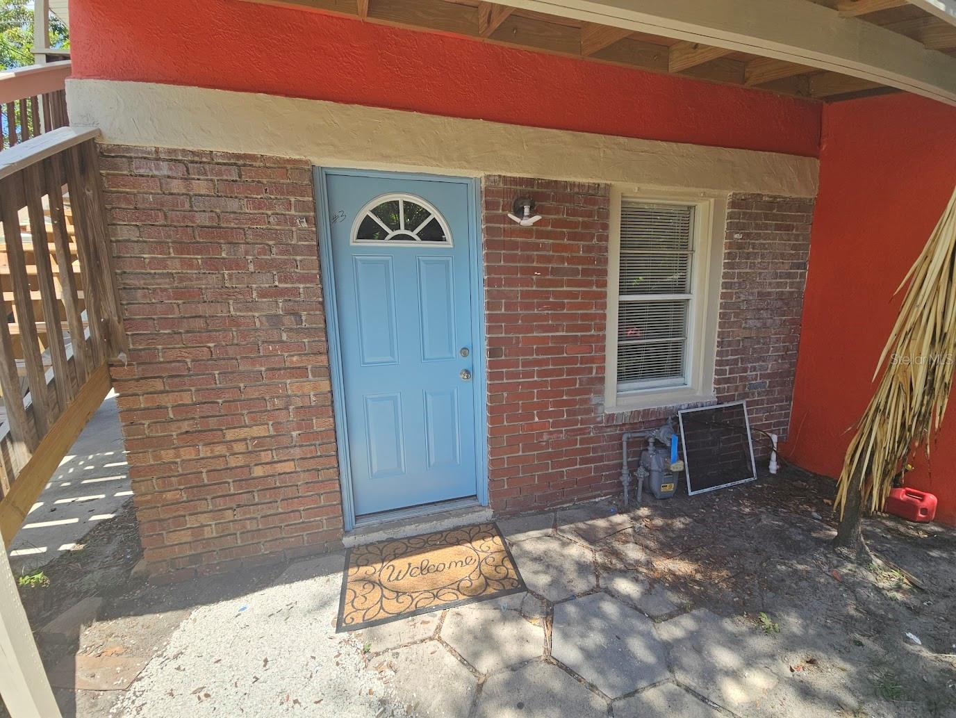 Welcome to your cozy new home just minutes from downtown Bradenton! This true one-bedroom, one-bath apartment is part of a half duplex, offering comfortable and convenient living.
Enjoy the perks of being very close to all the dining, shopping, and entertainment that downtown Bradenton has to offer. Your rent includes gas, water, and trash services, so you’ll just need to cover electricity. Plus, you’ll have access to a shared laundry room, and we happily welcome pets.
If you're looking for a simple, pet-friendly place in a fantastic location, this is it!