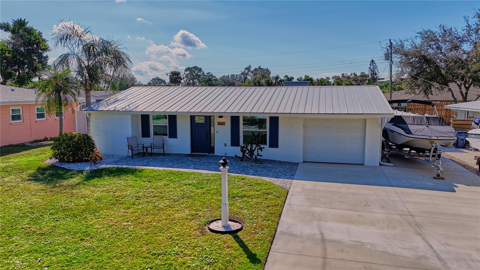 TROPICAL SHORES - Residential