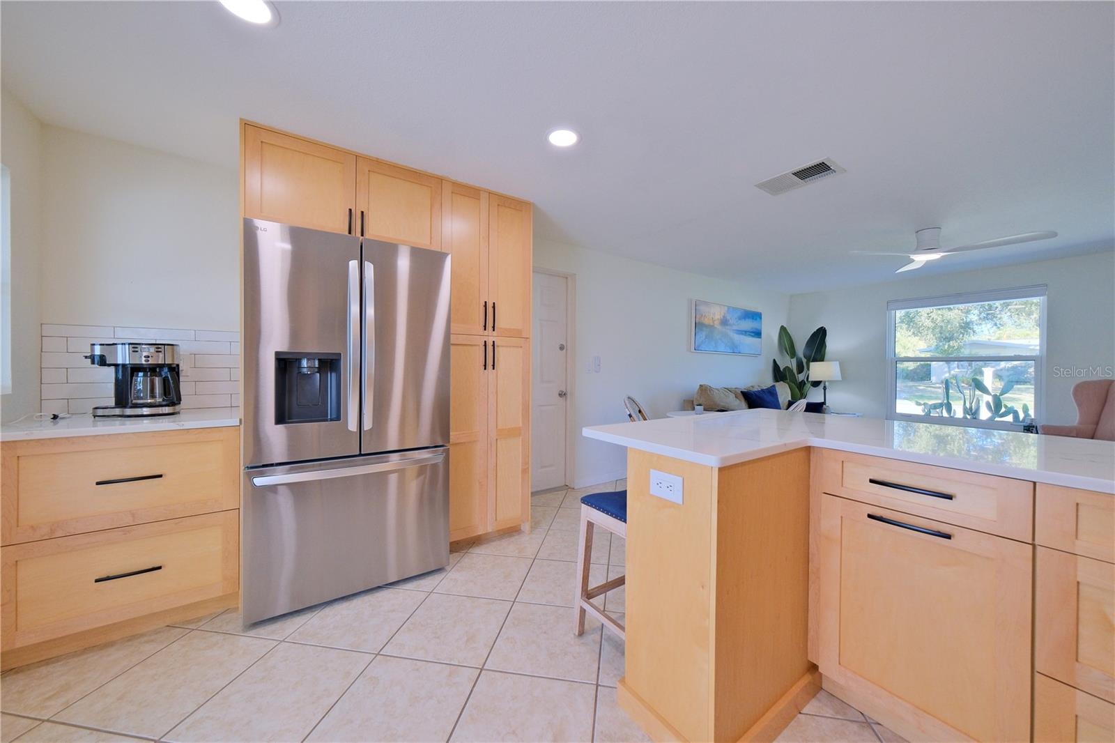 TROPICAL SHORES - Residential