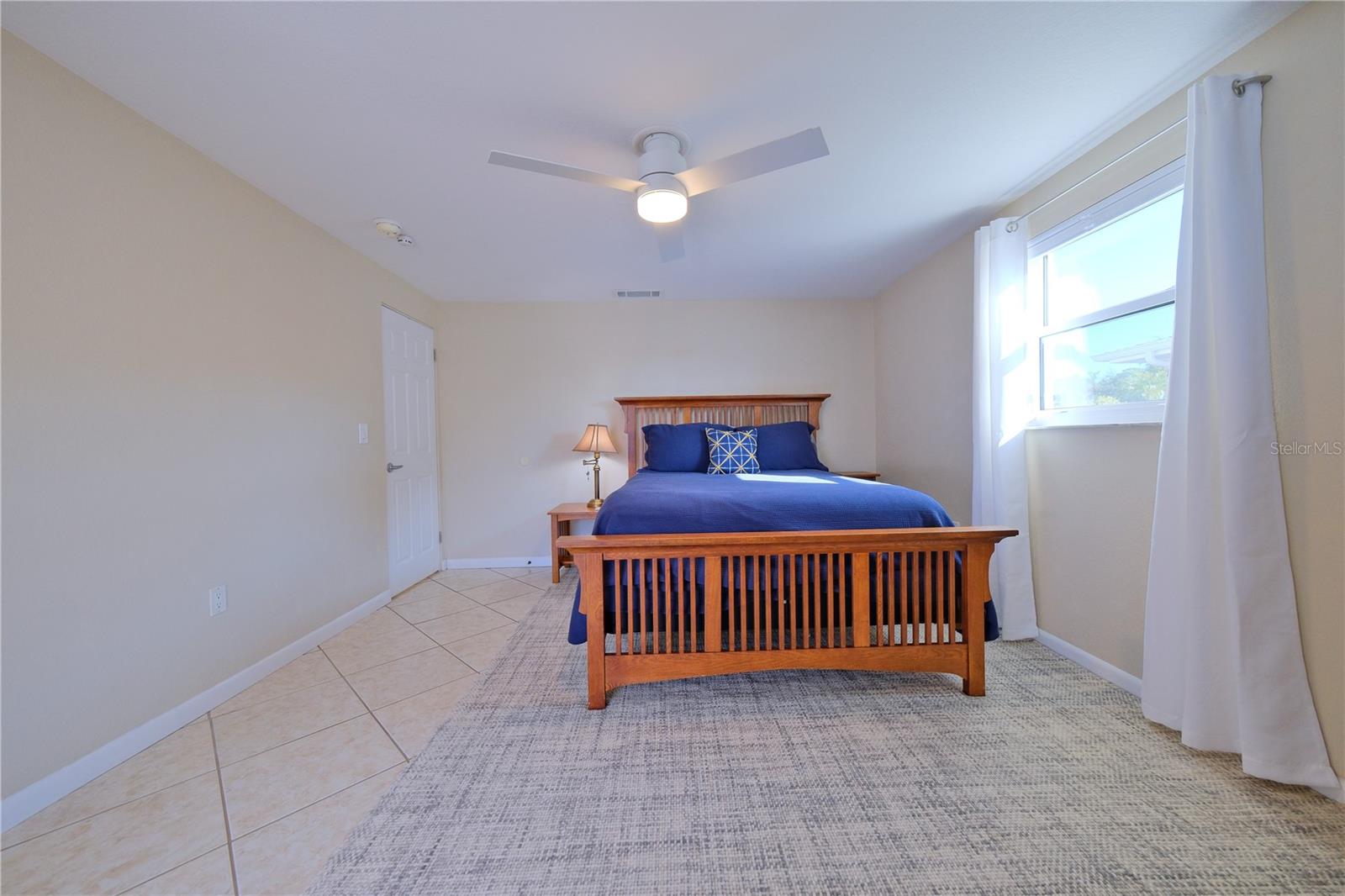 TROPICAL SHORES - Residential