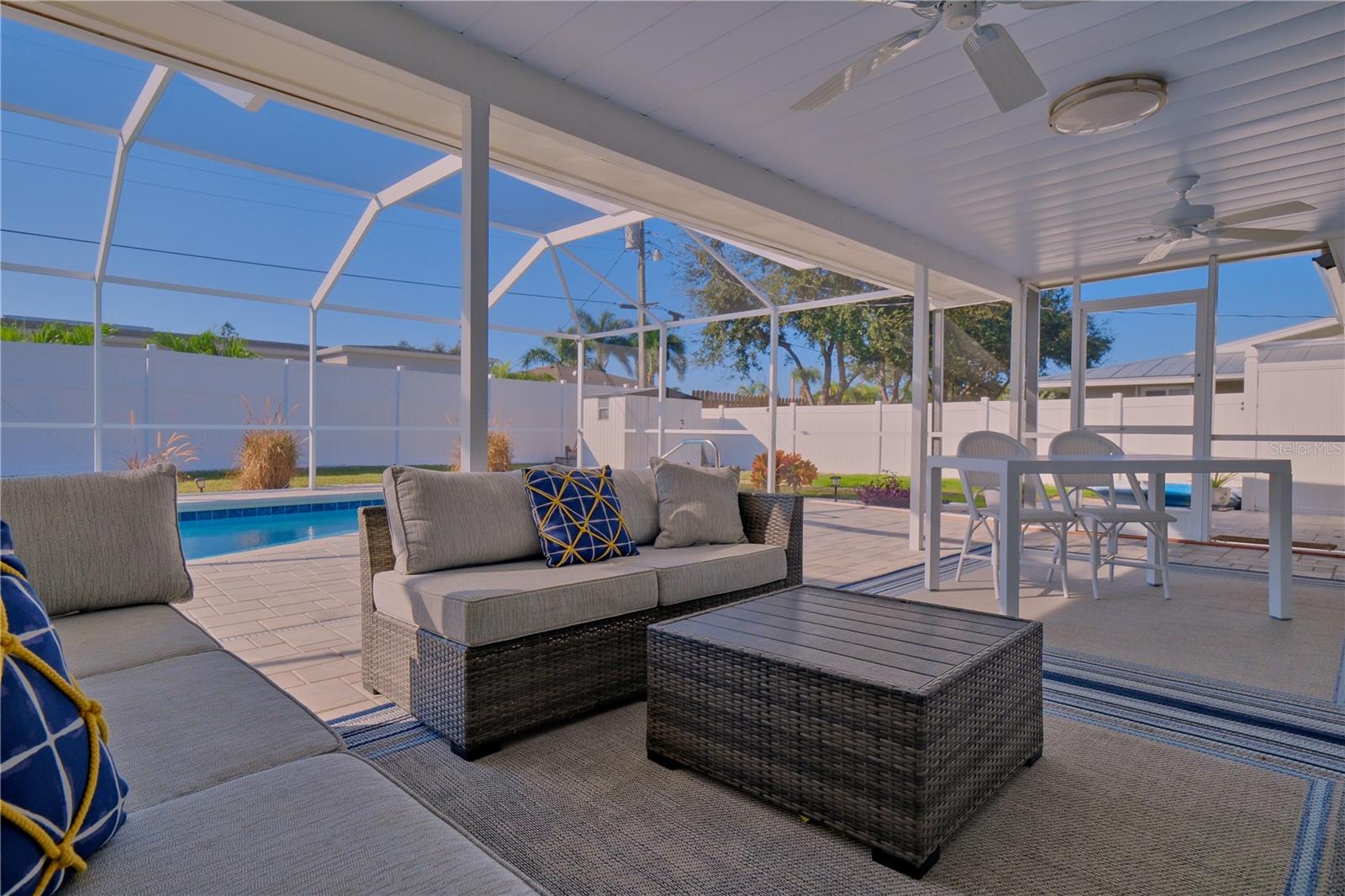 TROPICAL SHORES - Residential