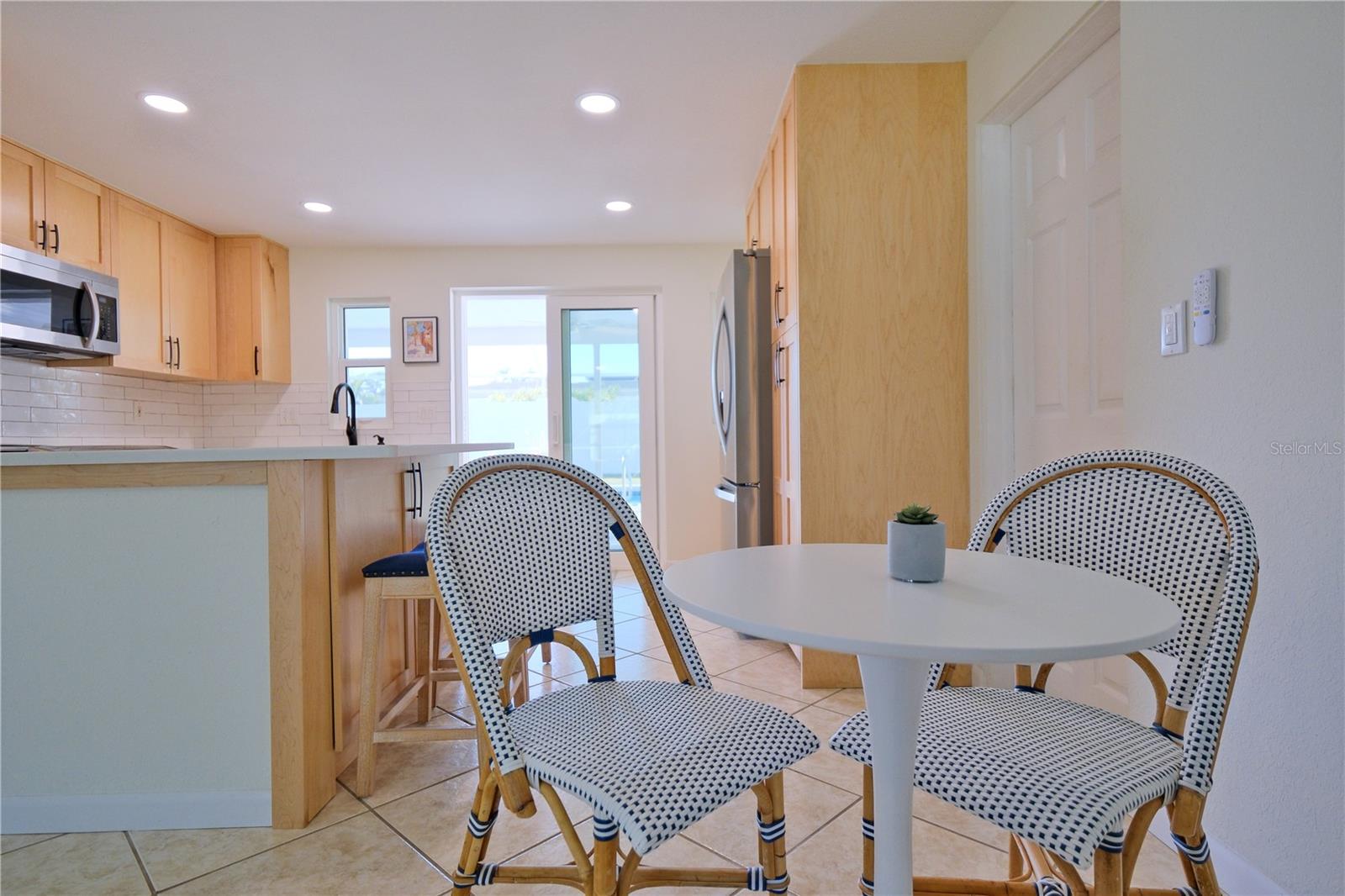 TROPICAL SHORES - Residential