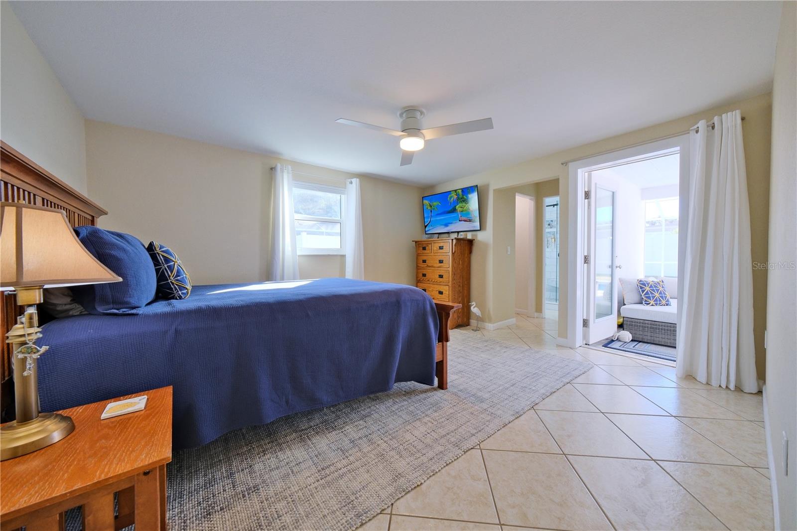 TROPICAL SHORES - Residential