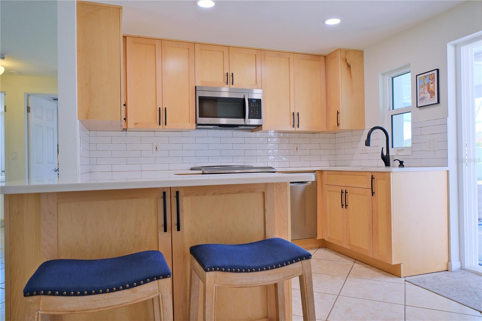 TROPICAL SHORES - Residential