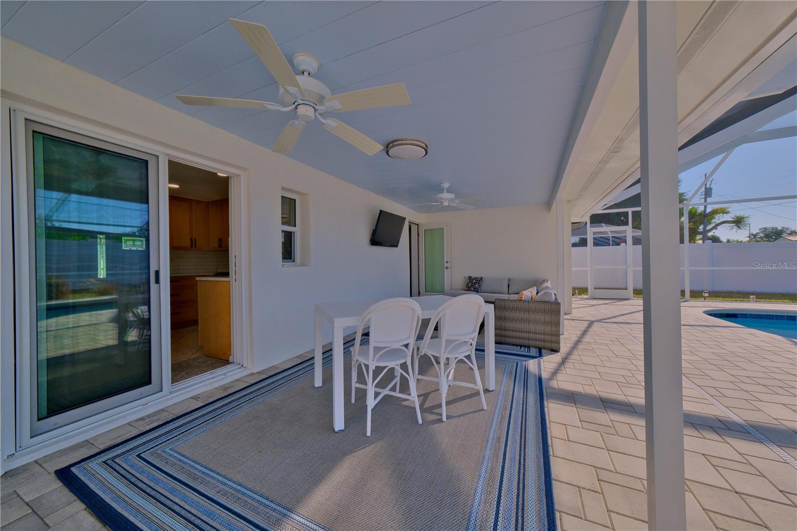 TROPICAL SHORES - Residential