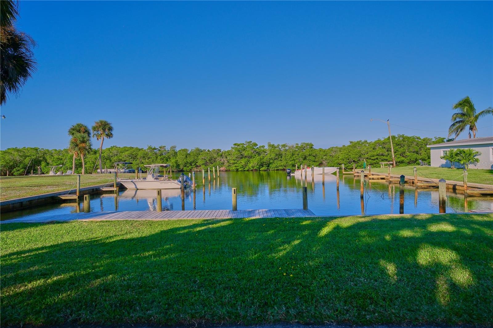 TROPICAL SHORES - Residential