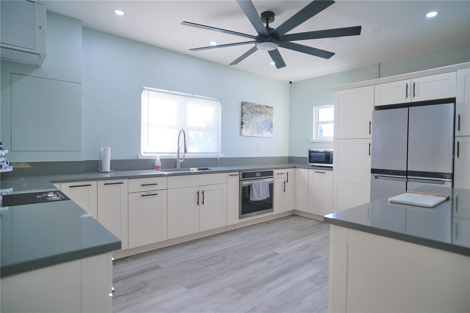 TROPICAL SHORES - Residential