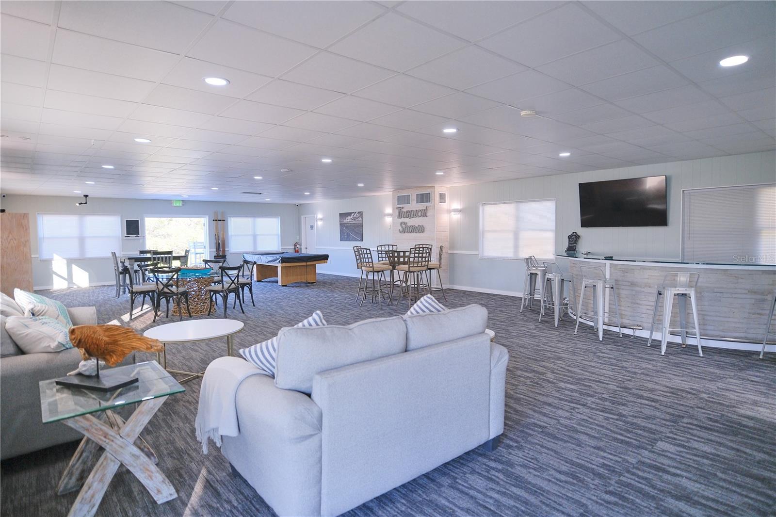 TROPICAL SHORES - Residential