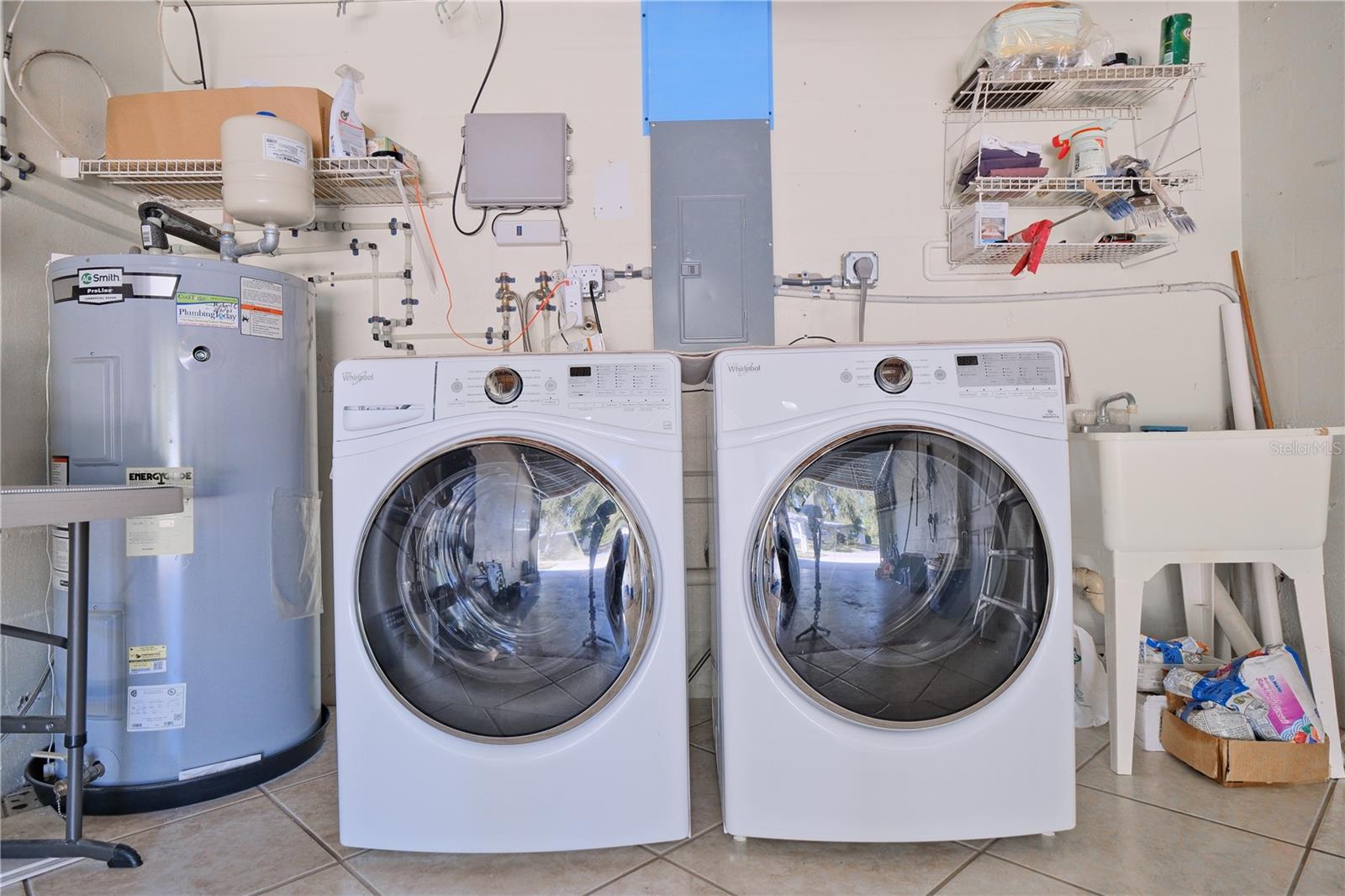 TROPICAL SHORES - Residential